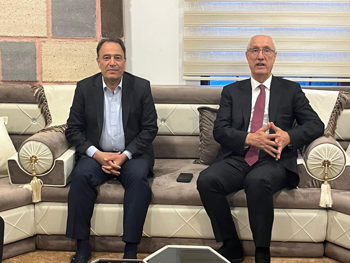 FeyziBerdibek1's tweet photo. 📍Bingöl Üniversitesi Cevdet Yılmaz Gelişim Vakfı

Bingöl Üniversitesi Cevdet Yılmaz Geliştirme Vakfını ziyaret ederek Vakıf Başkanımız Prof. Dr. Sn. İbrahim ÇAPAK hocamız ile vakfımızın çalışmaları üzerine verimli bir istişare gerçekleştirdik. Nazik ev sahipliği ve kıymetli değerlendirmeleri için teşekkür ediyor, çalışmalarında başarılar diliyoruz.

@yilmaz_seven @NihatDogu12