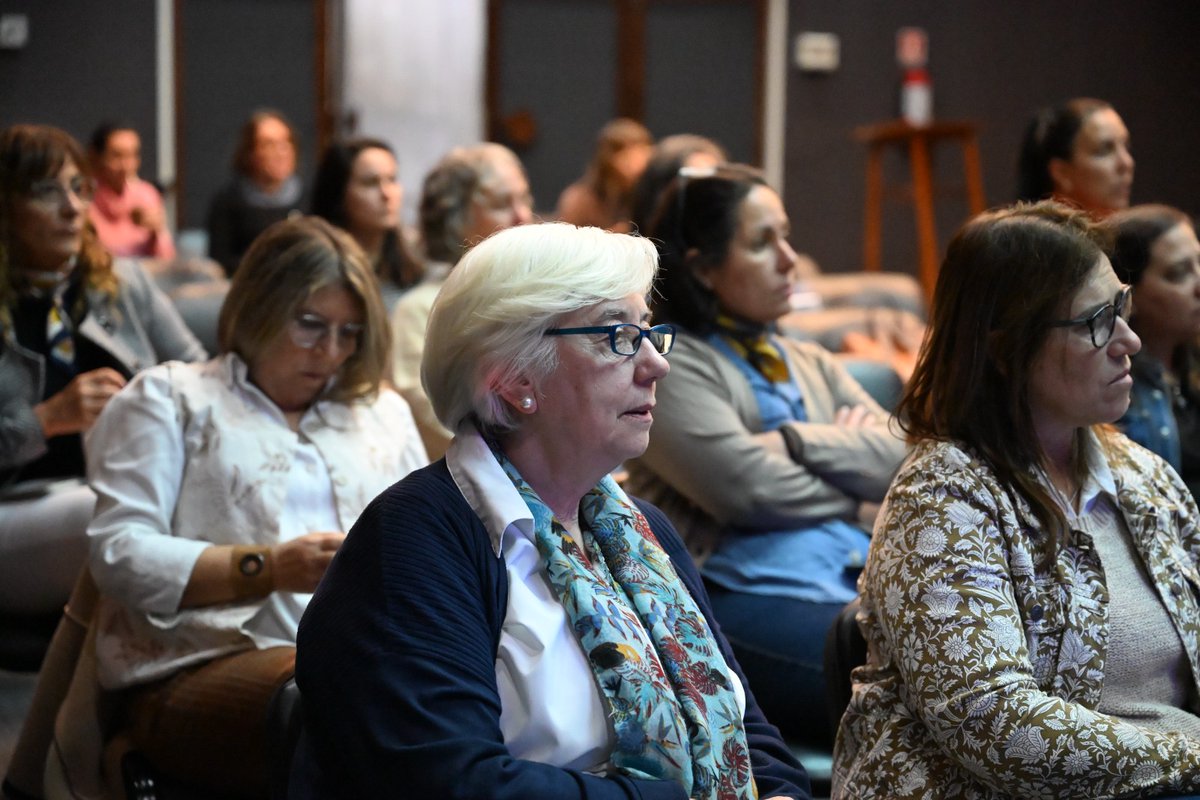 ASSEcomunica's tweet photo. 🛠️ ASSE realizó el lanzamiento oficial de LUMBRE, una herramienta desarrollada junto a UNICEF para apoyar a los equipos de salud en la detección y reparación del daño psíquico en niños, niñas y adolescentes víctimas de violencia sexual. https://t.co/o2hV999pDd