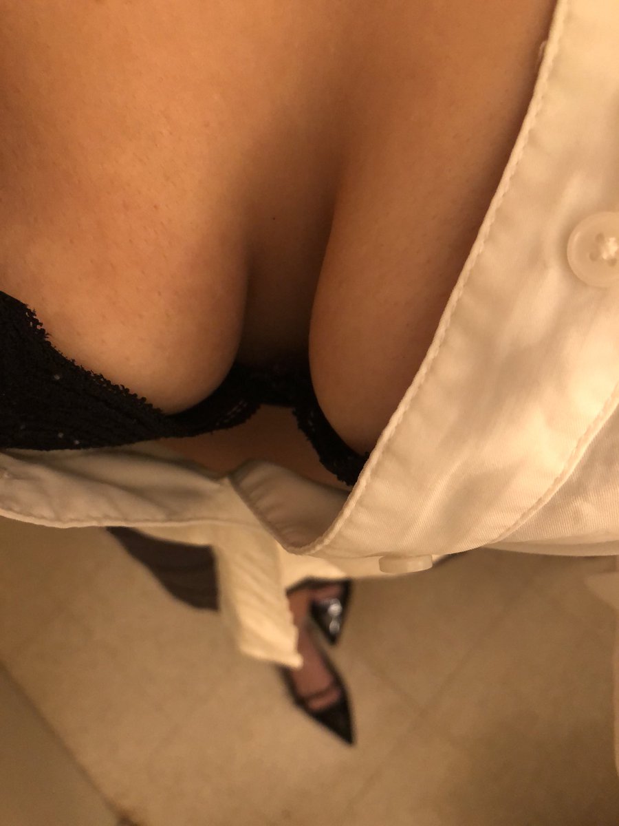 Bunnybeeee2's tweet photo. Did I catch you staring ?..mmmm stare some more why don’t- cha
#horny #onlyfans #bunnybee1223
#daddy #yesma’am #yessir https://t.co/kZ91WdveZL