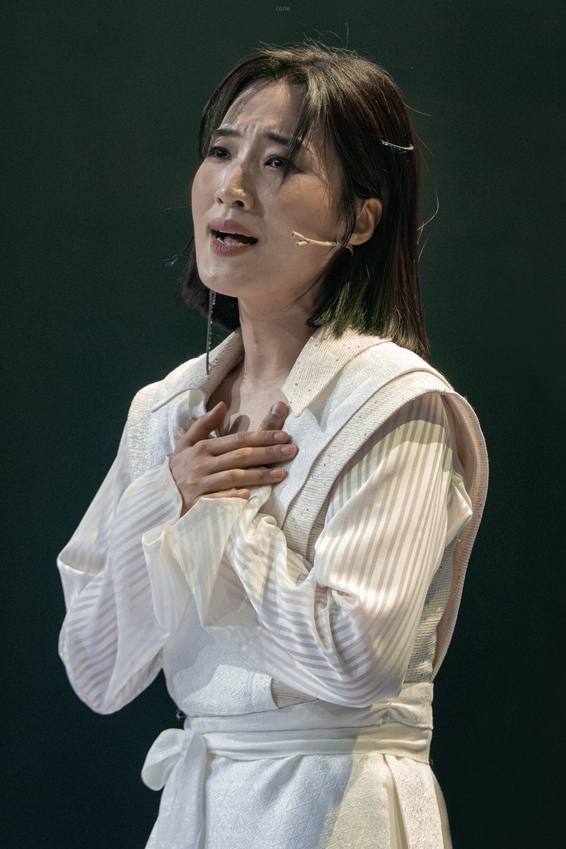 콘 tweet media
