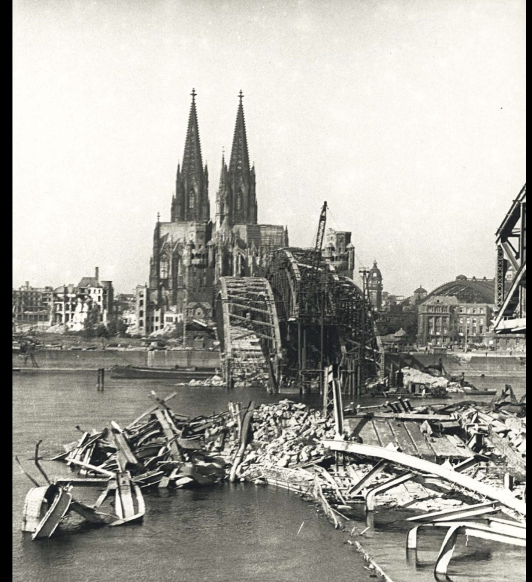 TGiannikopoulos's tweet photo. Am 8. Mai 1945 endete der Zweite Weltkrieg in Europa. Deshalb schützt unser Grundgesetz Menschenwürde, Demokratie und Freiheit.

Unzufriedenheit mit der Politik darf niemals ein Grund sein, rechte und menschenverachtende Parteien zu wählen. 

#niewiederistjetzt https://t.co/emuWJArmAs