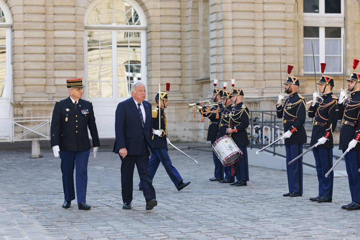 Sénat tweet media