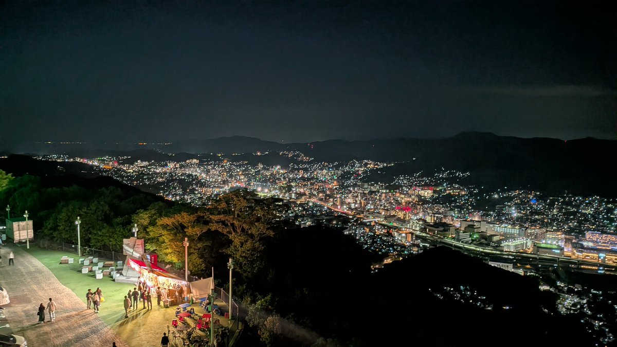 e1407088's tweet photo. 長崎観光　2日目 5/7
最後は、稲佐山展望台で
1000万ドル夜景を見てきました。 https://t.co/vFUSqF9hme