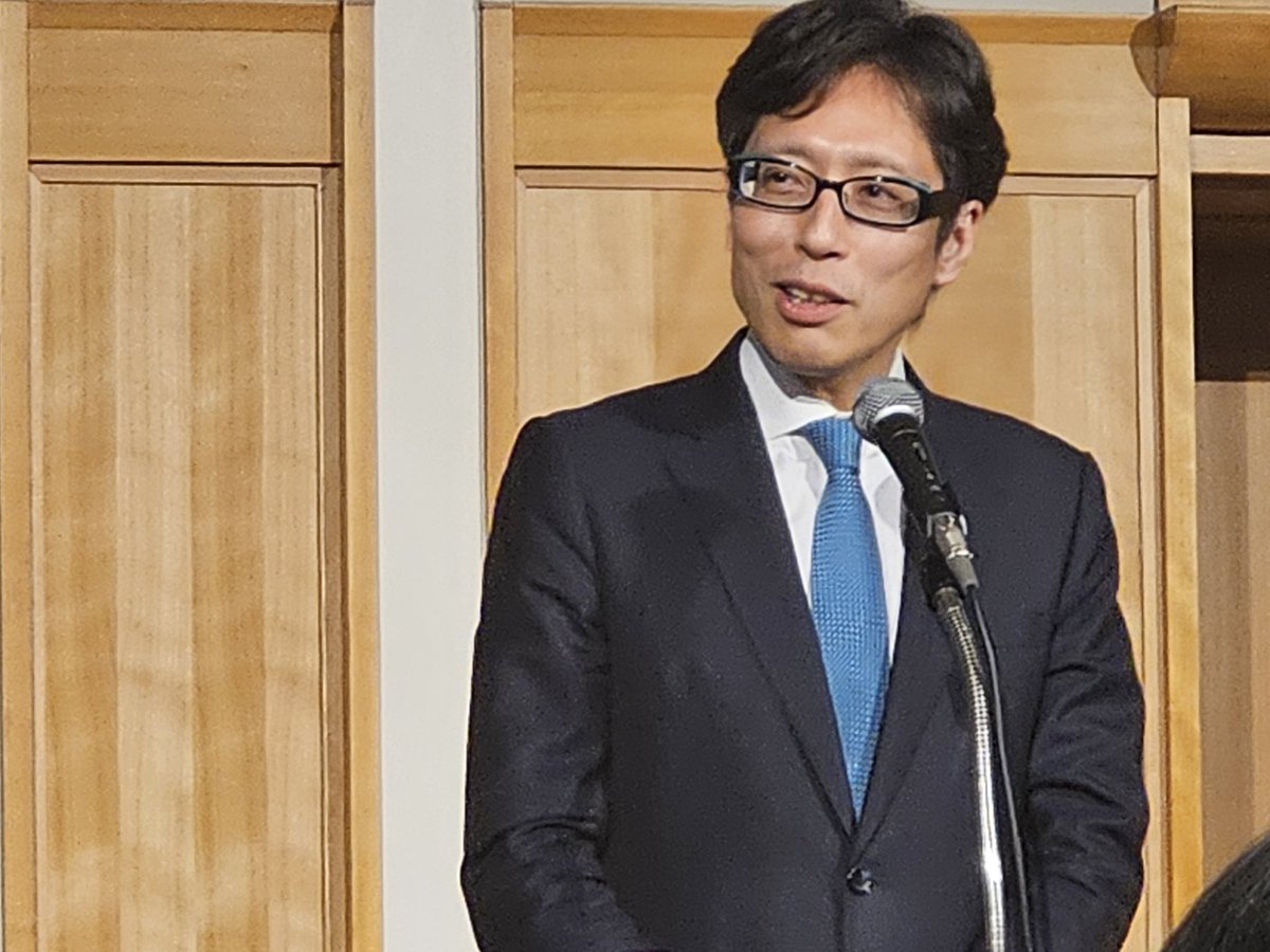 arigaS0's tweet photo. 竹田恒泰先生の皇位継承の話しに感動した。
皇統に興味すらなかった自分にとって、この保守党塾の2時間は、まさに目から鱗が落ちる想いであった。
皇統自体が歴史に嗣がれた「日本」そのものだということ。
そして皇統を守る上で保守党が担っている重大さを感じた。
決して他人事なんかではなかった。 https://t.co/zLfZYA4MIQ