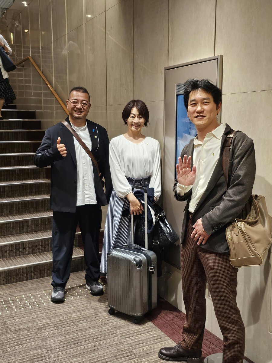 arigaS0's tweet photo. 竹田恒泰先生の皇位継承の話しに感動した。
皇統に興味すらなかった自分にとって、この保守党塾の2時間は、まさに目から鱗が落ちる想いであった。
皇統自体が歴史に嗣がれた「日本」そのものだということ。
そして皇統を守る上で保守党が担っている重大さを感じた。
決して他人事なんかではなかった。 https://t.co/zLfZYA4MIQ
