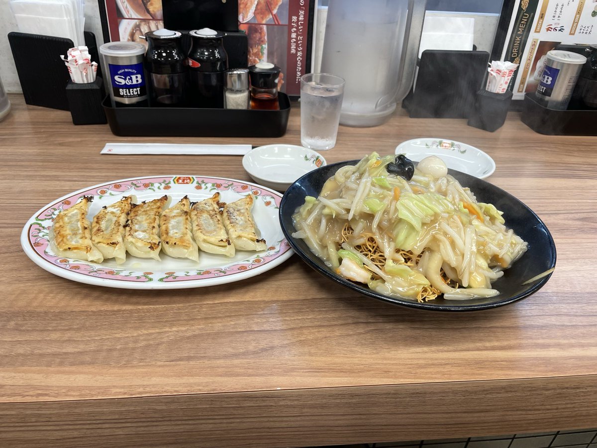 akushisu900's tweet photo. さっき食べた晩ごはん https://t.co/OAvveWBbcv