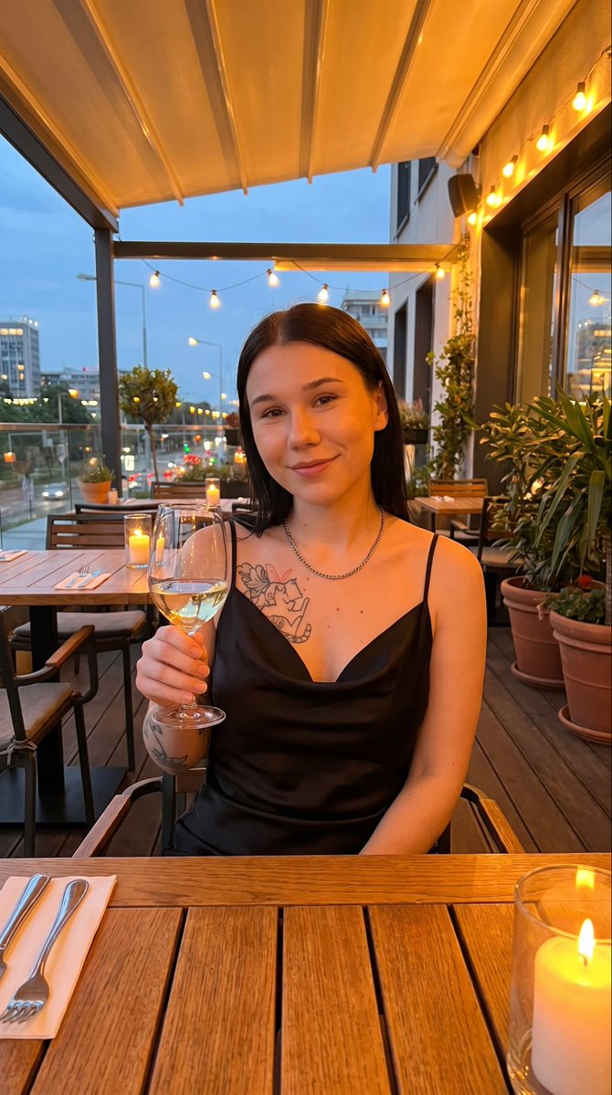 Julia W tweet media