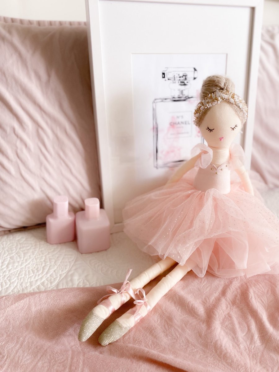 DesignsMon's tweet photo. Celebrating Mother’s Day weekend the sweetest way 💕 A little pampering, a little pink, and all about Mom this weekend. From cozy mornings to cherished moments, here’s to making her feel as special as she truly is ✨🌸 https://t.co/9JrsAc8Isy