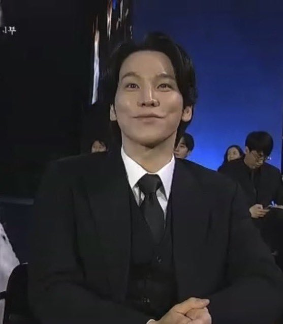 홍토벤을 낋여오거라. tweet media
