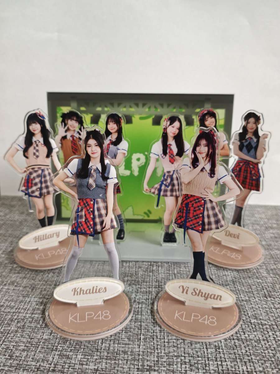 oyennowheretogo's tweet photo. Finally, completed current members of Gen1 KLP48 acrylic stand hihihi 🥰💪
Also done voting for today 😉
Got free flyers of Yishyan 😍
Let’s keep supporting them 🫶🩷
#klp48
#acrylicstand
@tiffanyklp48
@klp48hillary https://t.co/XlWoivkfP8