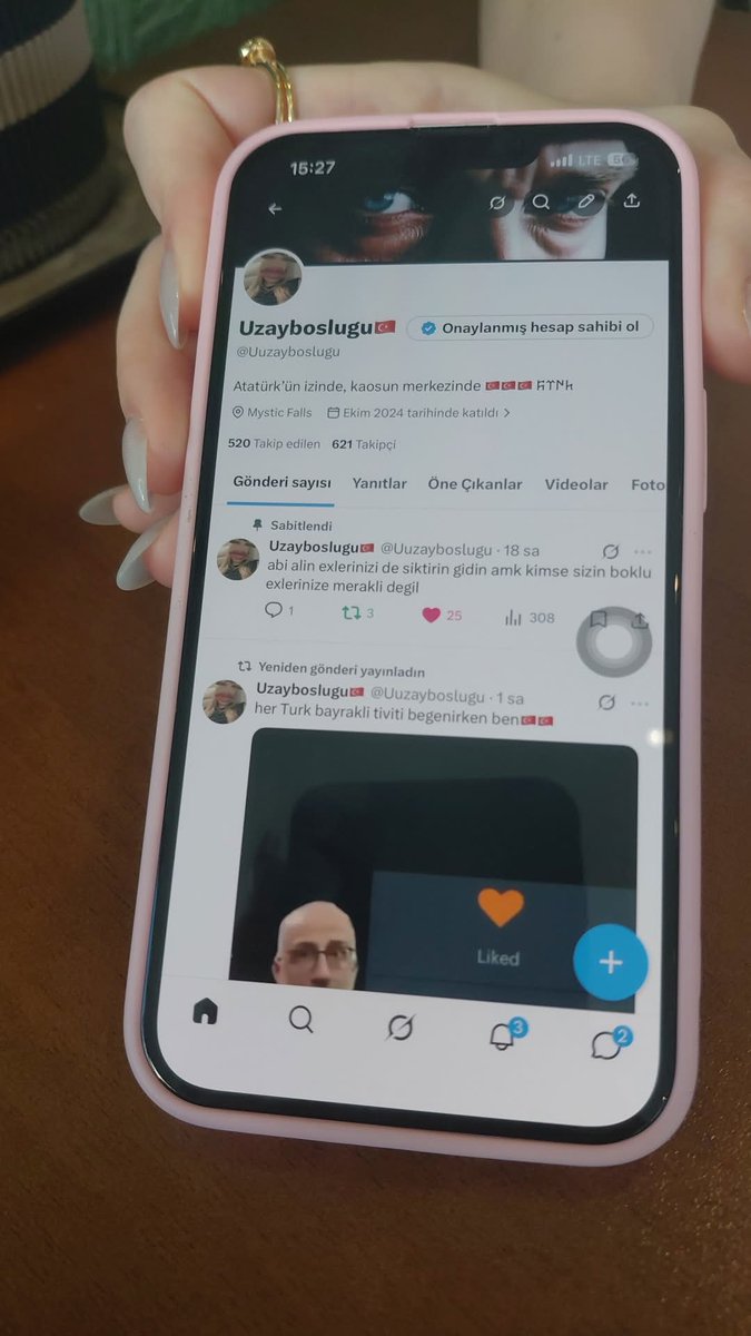 n,, tweet media