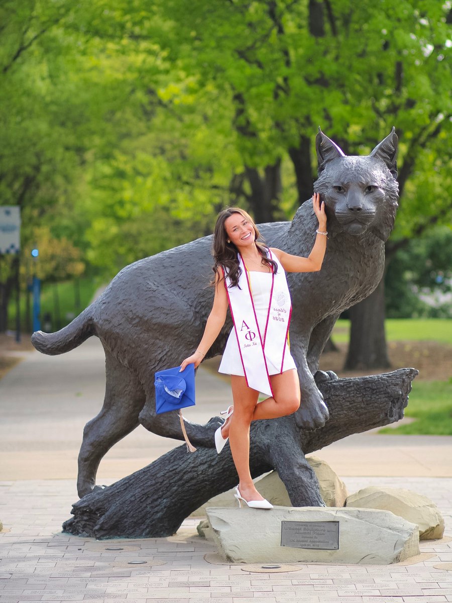 universityofky's tweet photo. Happy graduation day, Wildcats! 🎓

#UKy #UniversityofKentucky #Classof2026 https://t.co/aoI5BeUJg9
