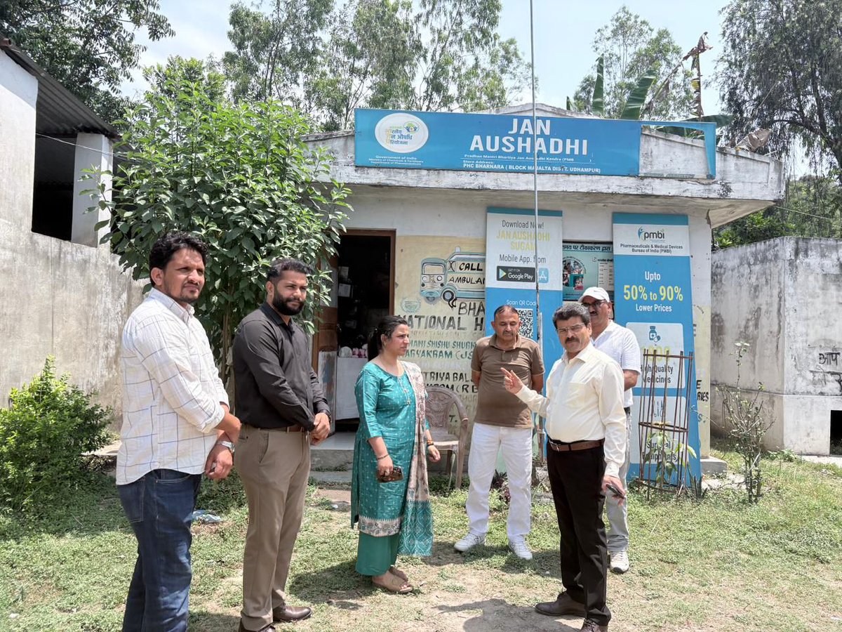dioudhampur's tweet photo. Additional Registrar Cooperative Societies  Jammu &amp; Managing Director/CEO of JCC Bank, Bal Krishan, conducted a comprehensive inspection tour of various Cooperative Blocks in District Udhampur and formally inaugurated an Atta Chakki Food Processing Unit in Block Majalta
@diprjk https://t.co/9yn4OYNcEH