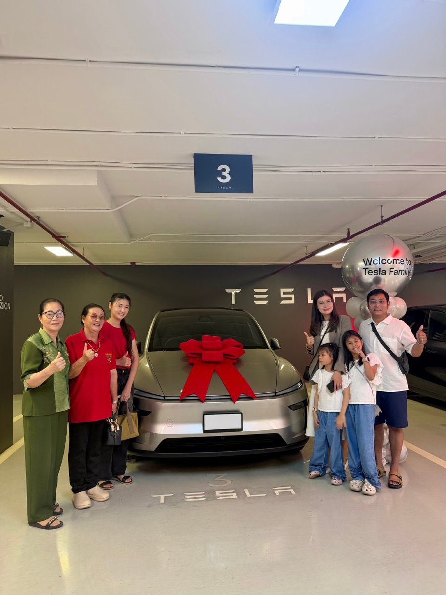 Tsla Chan tweet media