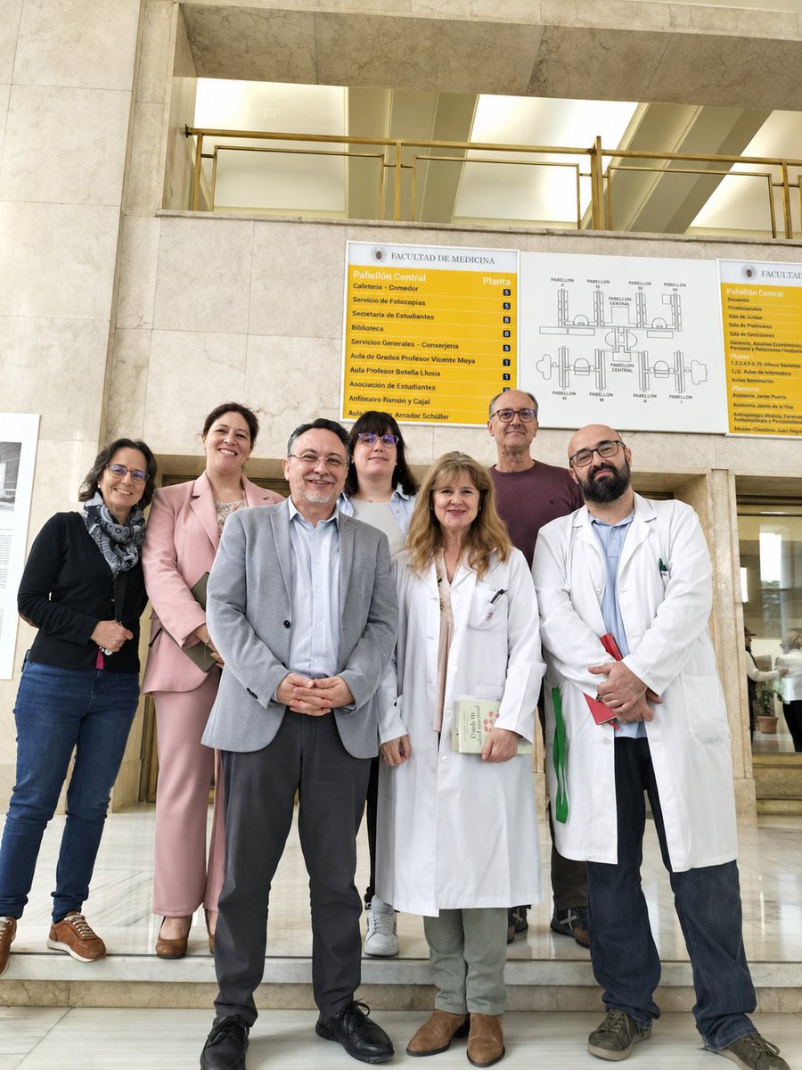 daperezm's tweet photo. Vuelvo a la Facultad de Medicina @unicomplutense   con un propósito: entusiasmar a los futuros médicos con la neurociencia. 🧠✨

El Alzheimer es nuestro gran reto social, pero el talento joven es la mayor esperanza para llegar a la solución definitiva. 

¡El relevo está listo! 🚀❤️🧠
