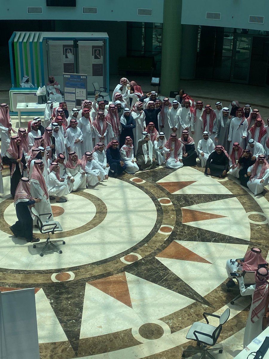 والله شكرا لك ول محمد شار اكثر من شرحتم للطلاب الحمدلله انتهينا من مادة ضخمة وفكرة كانت بالبداية مستحيلة لكن انجزناها من تجميع داتا وتدريب المودل، تجميع قطع IoT اردوينو ودمجها بالAI، رسم باليد نموذج وتصميمه على Fusion 360، كرف سنة كاملة عدت اخيرا.
