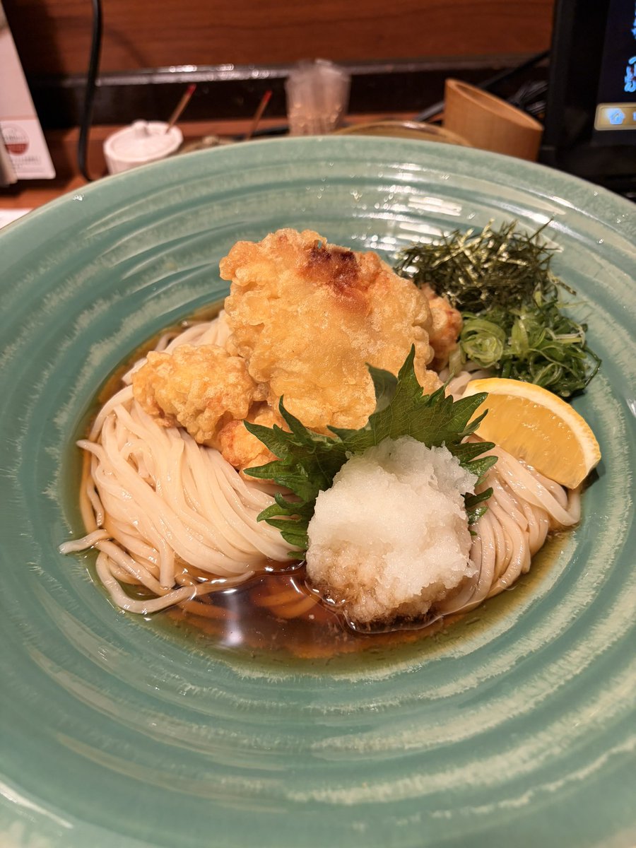 にな tweet media