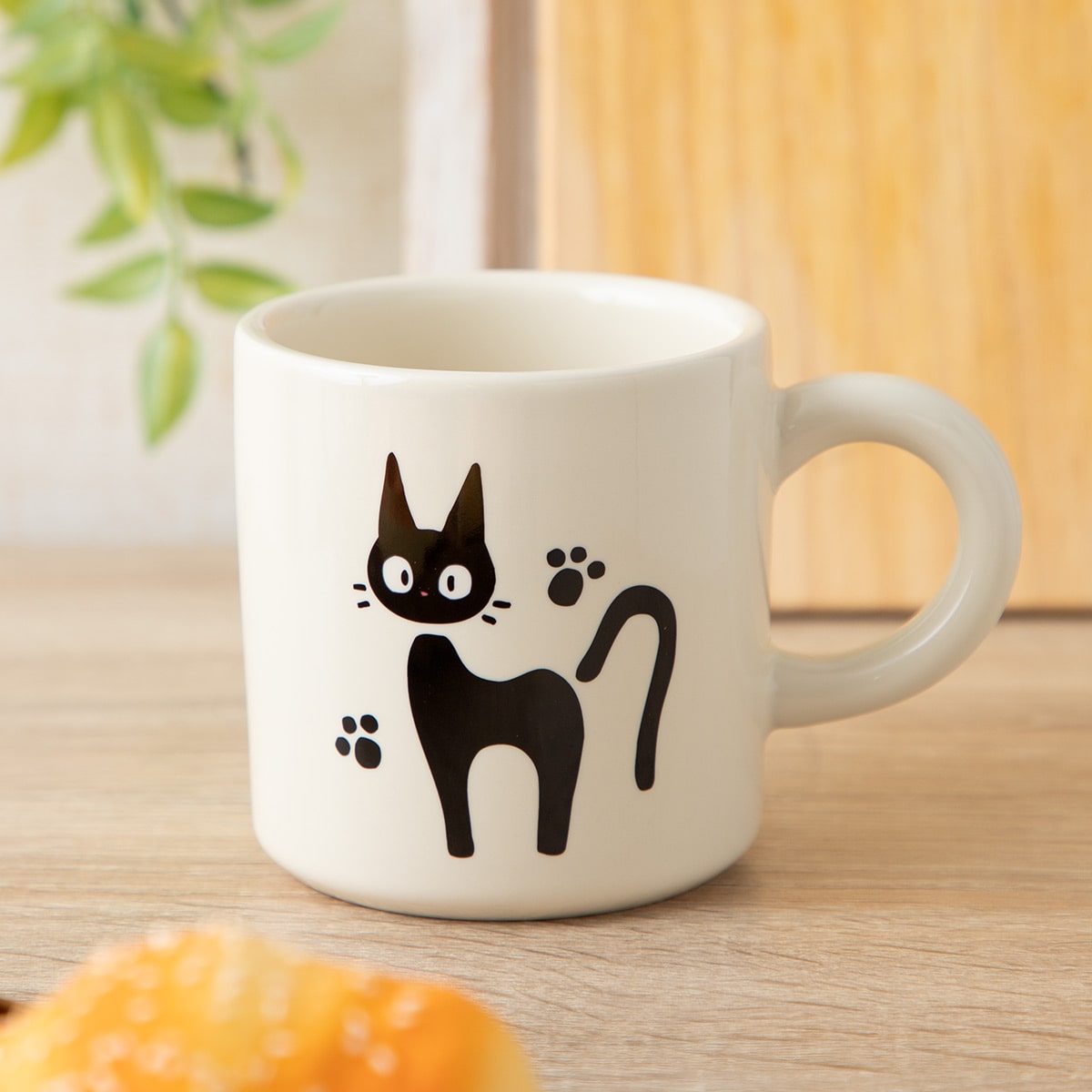 子どものころこの、キキが買った黒猫のマグカップが欲しくてたまらなかったんだけど、今売ってるんだよね☕️

#魔女の宅急便
#金曜ロードショー