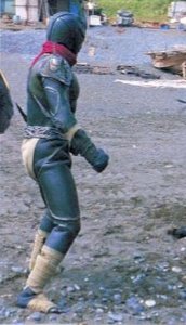MALTERNATIVE010's tweet photo. High ranking Gurongi man who wears the same type of loincloth as the Zu group, which is draped between the legs, from the front through the crotch and out the back, with no openings at the legs or sides. He's also a biker #グロンギ #褌 https://t.co/xafx4uNKir