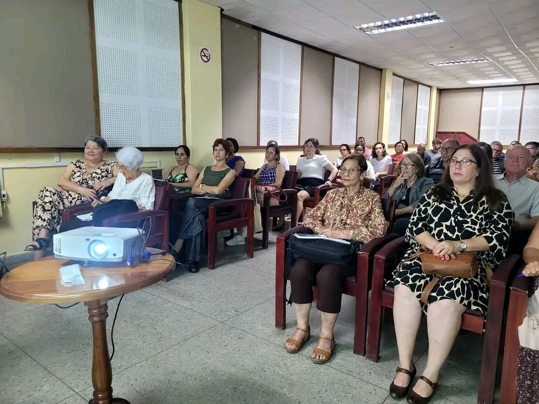 UCLVCU's tweet photo. 🚀 Arrancó la capacitación "IA Estratégica".
💪 Con el Dr. C. Rafael Bello Pérez y un objetivo claro: de la promesa al resultado concreto en empresas.
La #IA  al servicio del valor real. 
#LaExcelenciaEsnuestra https://t.co/HnKZgTkaDS