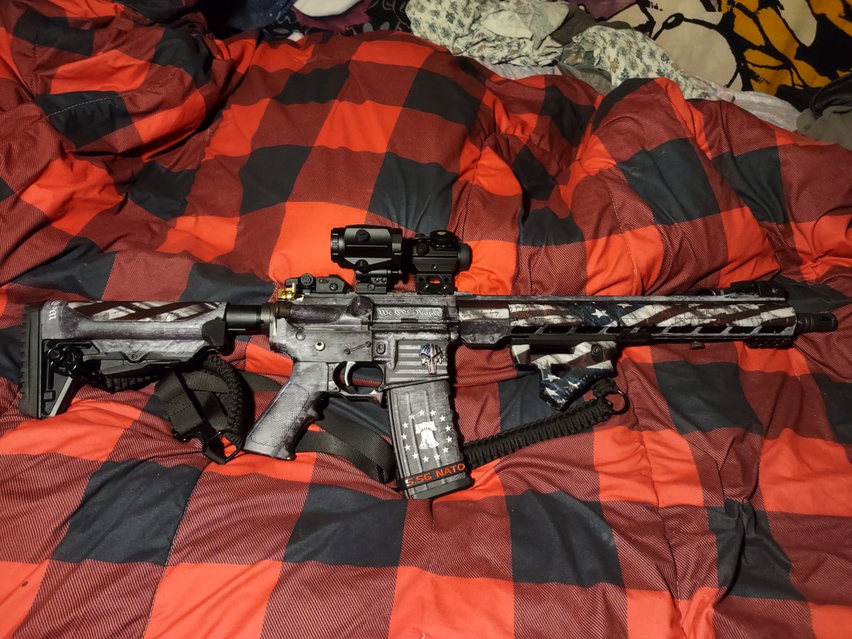 jonhsangie69's tweet photo. @AT3Tactical Aero precision upper 
PSA lower 
Magpul furniture 
Breek charging handle 
Hoffman tactical super safety (you know why) 
Odin works adjustable buffer 
Odin works adjustable gas block.. both to control the rate of fire. Took it from 1200 to around 780 rounds per minute https://t.co/0rhVOd5C40
