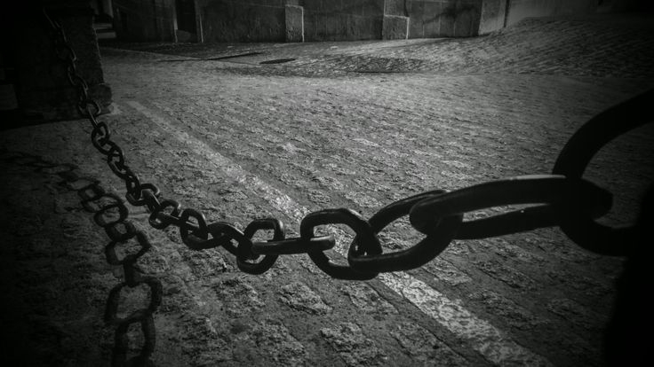 CarnedeNomu's tweet photo. (@Yao_Creati )

El arrastre de unas cadenas se escuchaba con áspero ruido ante el paso de lo que era una criatura gigante, respiración entrecortada sonaba, esa cosa desde luego no respiraba bien y mucho menos parecía entender del todo aquella situación. https://t.co/kmgQB5HGOx