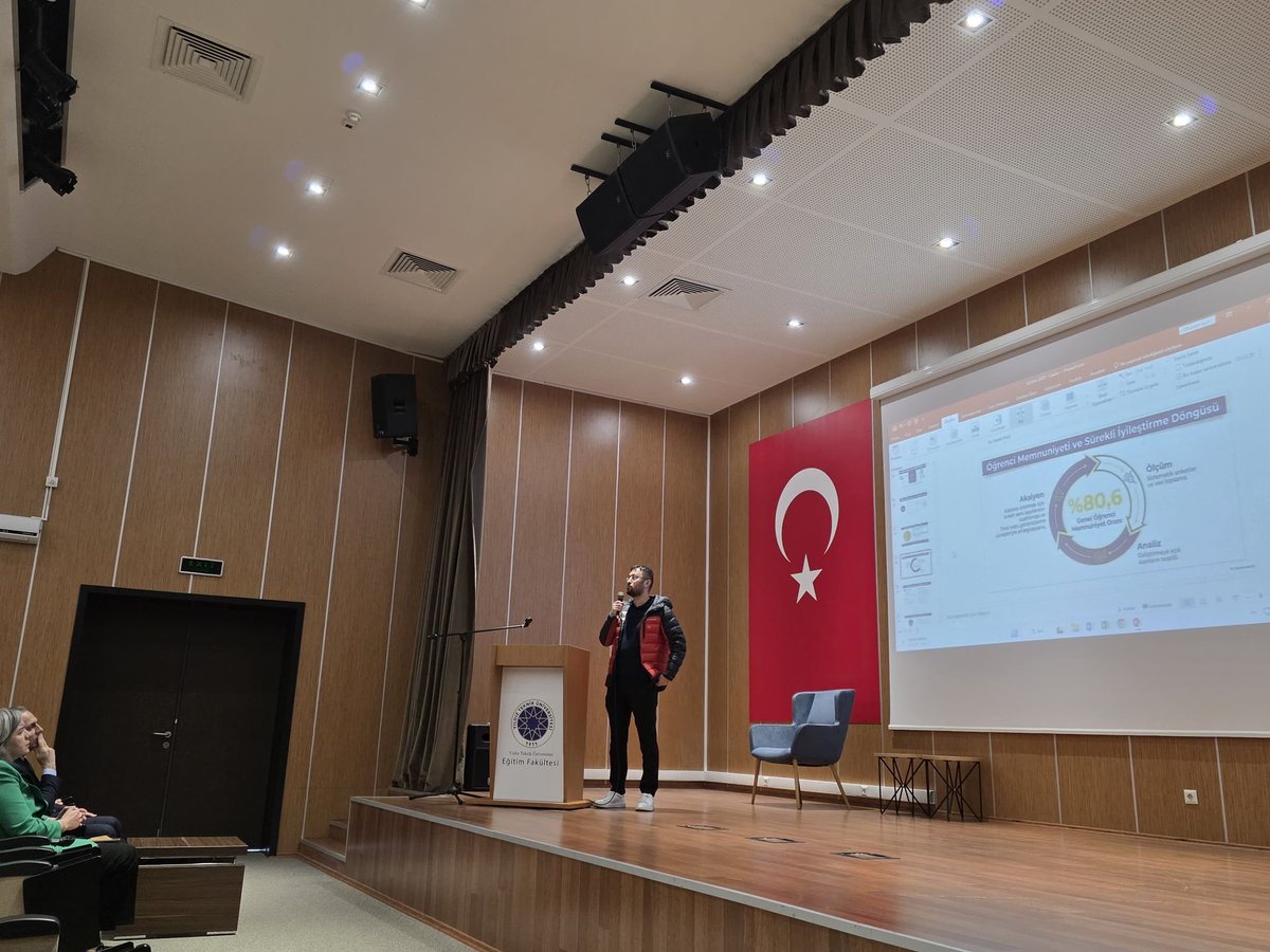 yildizegitim's tweet photo. ✨ Eğitim Fakültesi Dekanlığımızın düzenlediği Dekanlık–Öğrenci Buluşması gerçekleştirildi.

Etkinlik kapsamında öğrencilerimizin görüşleri, önerileri ve beklentileri dinlenerek fakülte yaşamına ilişkin karşılıklı fikir alışverişinde bulunuldu. https://t.co/j9UcjmeTWH