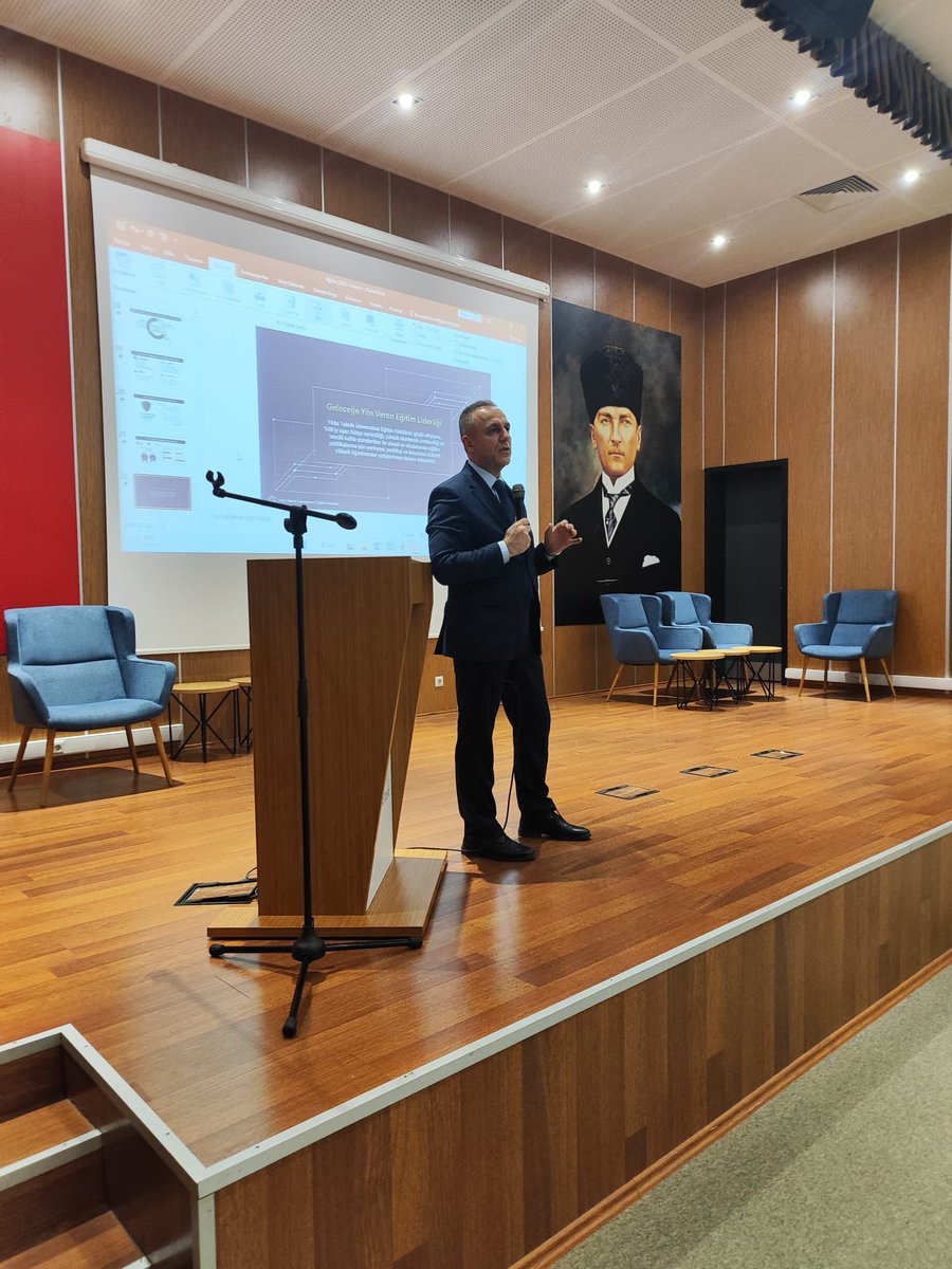 yildizegitim's tweet photo. ✨ Eğitim Fakültesi Dekanlığımızın düzenlediği Dekanlık–Öğrenci Buluşması gerçekleştirildi.

Etkinlik kapsamında öğrencilerimizin görüşleri, önerileri ve beklentileri dinlenerek fakülte yaşamına ilişkin karşılıklı fikir alışverişinde bulunuldu. https://t.co/j9UcjmeTWH