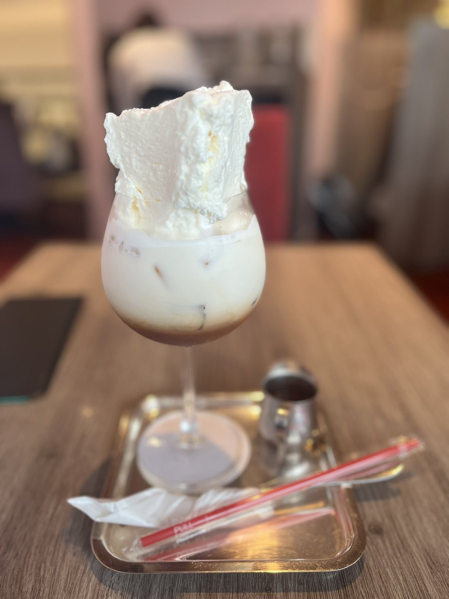 ニナスのカフェに初めて行ってきました🫖 ココナッツアイスロイヤル
