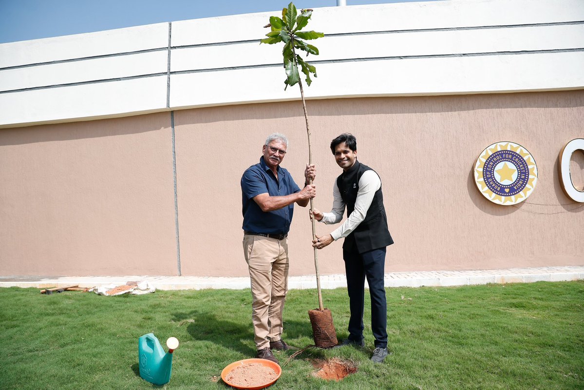 TheGeoDirector's tweet photo. 6lakhs trees planted but who is going to take care of them 🤔#bcci https://t.co/WcJesqIRtA