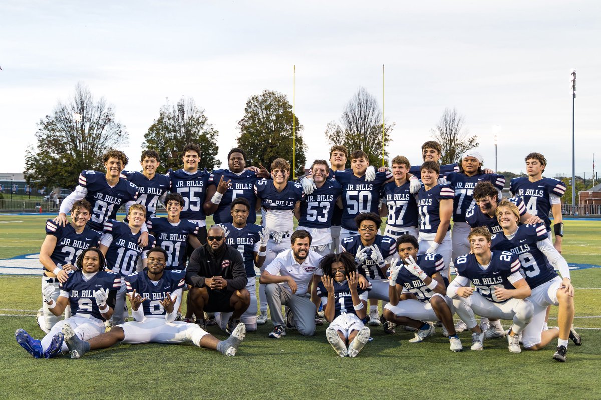 CoachAdamCruz1's tweet photo. Final day in the halls of the UHigh for a special @SLUHfootball group. Now OFFICIALLY #SLUHmade you will be missed gentlemen thanks to all you gave our school and program! https://t.co/JJTFPIeJmb