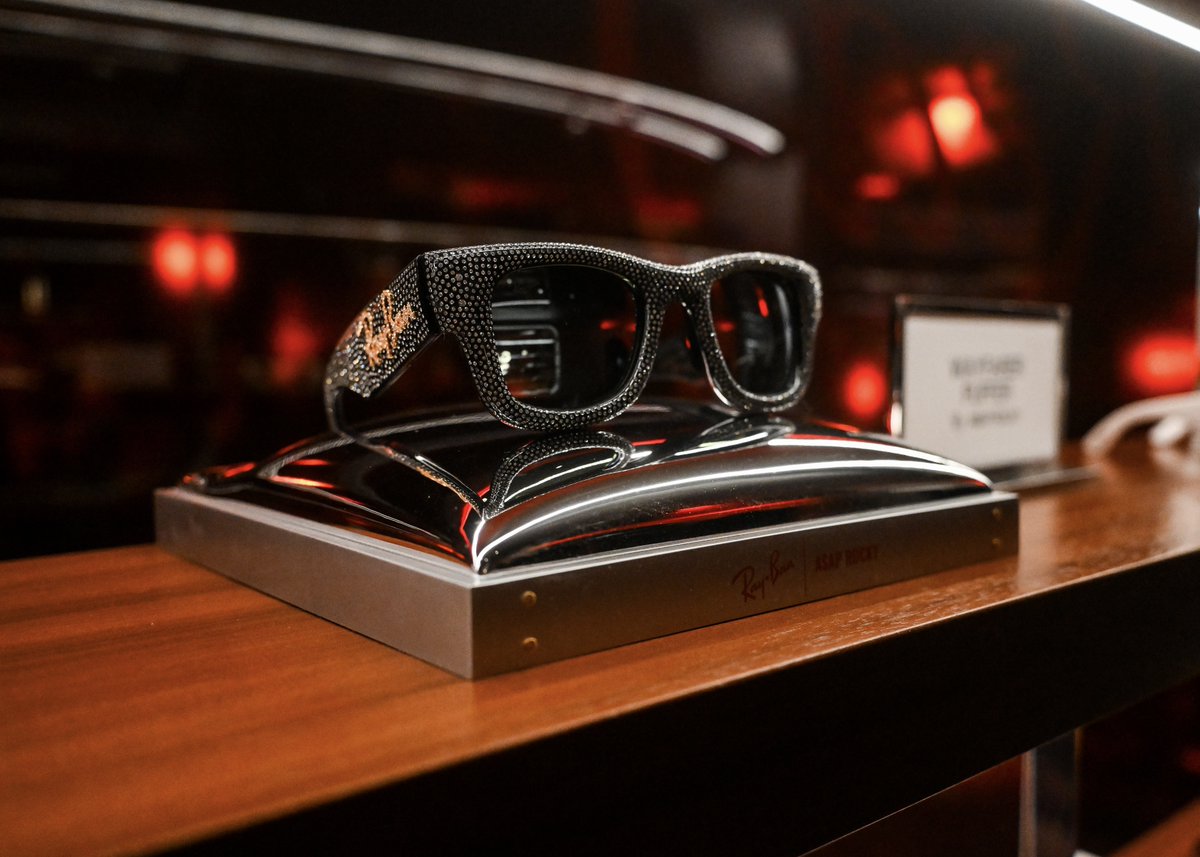 Ray-Ban tweet media