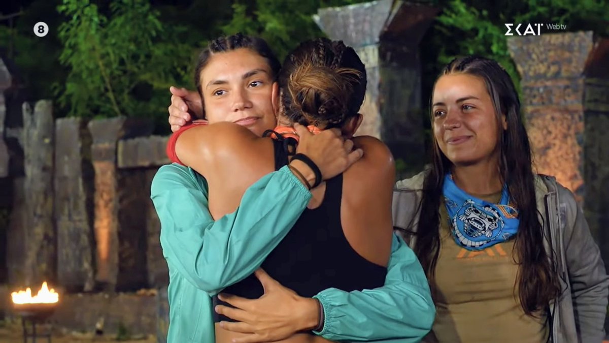 Πρώτη φορά βλέπω τόση γλυκύτητα στα πρόσωπα  της Τασσως και της Δεσυλα αν μη τι άλλο εσείς είστε παιχτουρες σας αξίζει μια θέση στον τελικό εν αντίθεση με κάποιους άλλους που απλά ειναι βύσματα #survivorGR