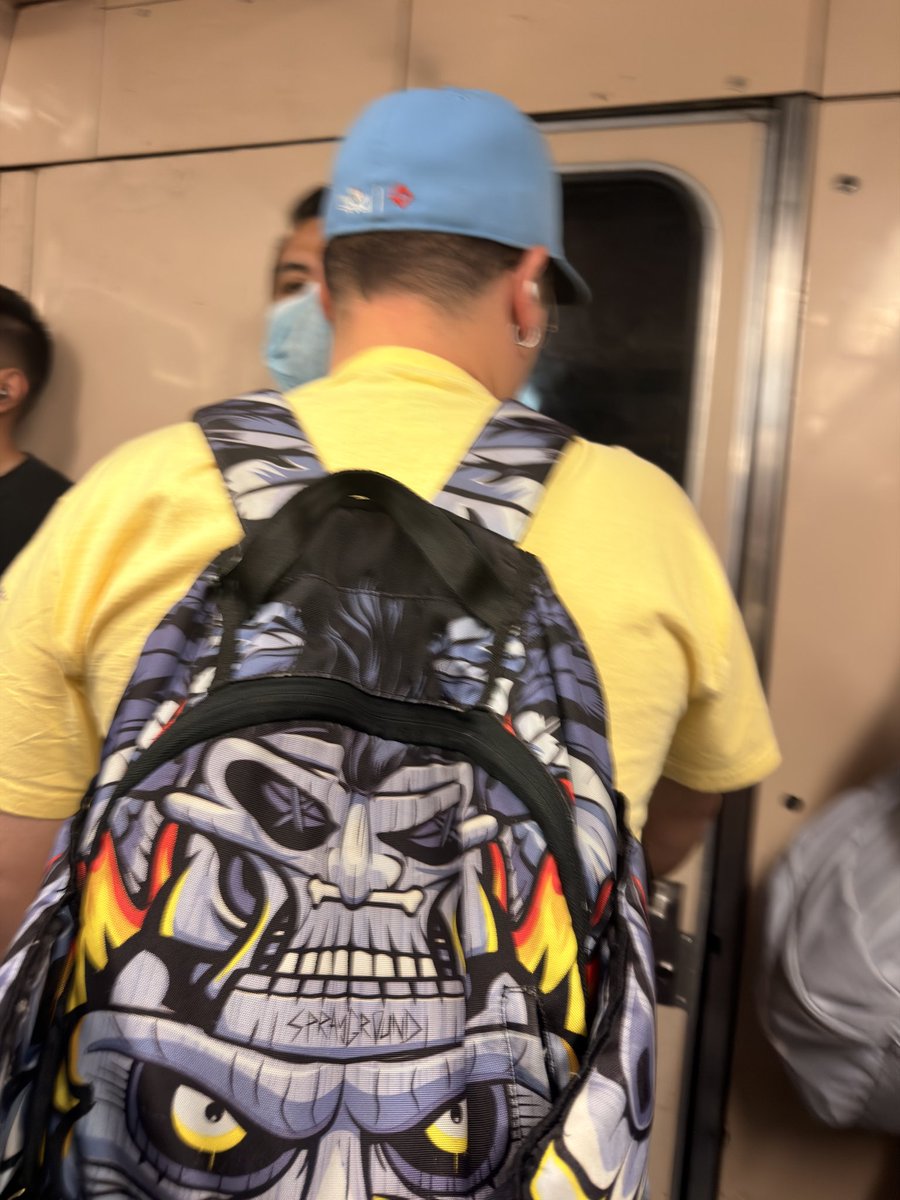 Elrambi1's tweet photo. @MetroCDMX Quiero informar que fui víctima de una situación de abuso. Una persona estaba masturbándose enfrente de mí sin mi consentimiento, lo cual me hizo sentir incómodo y vulnerable. Considero importante reportarlo porque fue una experiencia inapropiada.
En el vagón M.0403 https://t.co/CzJxDKnenh