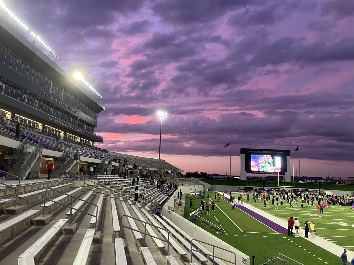 SweetTweets4Sts's tweet photo. What a glorious sunset last night over Wildcat Stadium at @ACUedu as the National Day of Prayer #SoldOut event was wrapping up! May the #KeyCity in the #BigCountry experience an open heaven and #revival as the glory of #JesusChrist comes to stay. (2 Corinthians 4:6) https://t.co/Vsp4IdxpB1