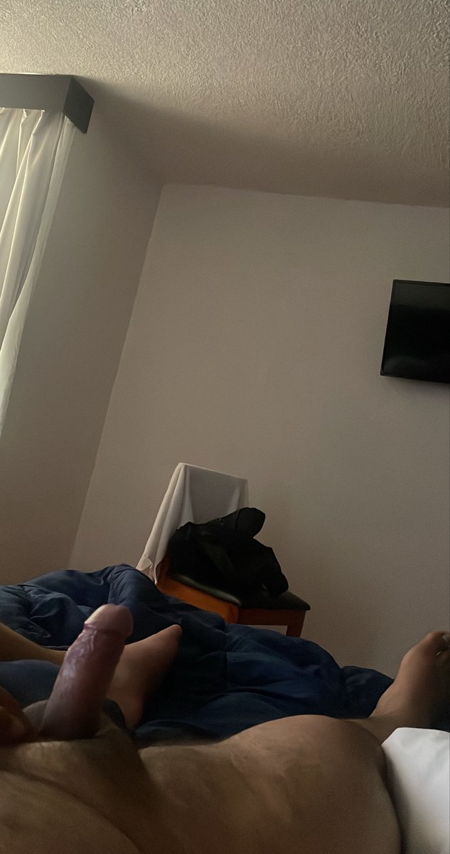 oyebobtoronja's tweet photo. Amanecer así solo significa que necesitamos un buen mañanero 
#gay #gayverga #ViernesCogelón https://t.co/fpSed6iCXF