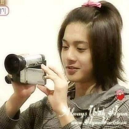 홀릭 tweet media