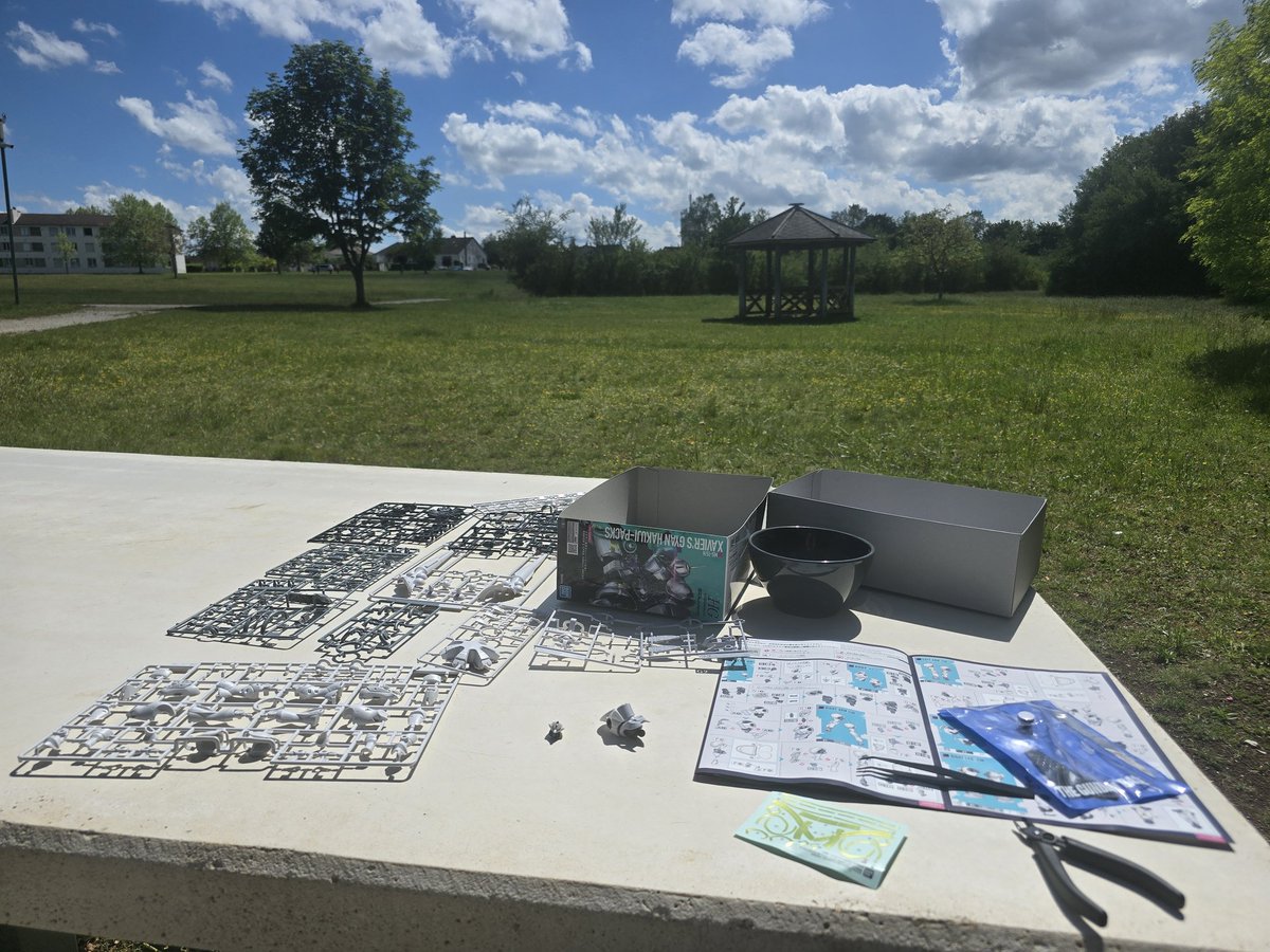 Living the dream, assembling Gunplan under the sun