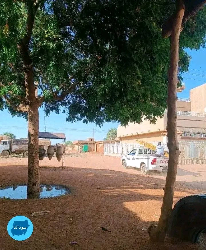 shekh_249's tweet photo. يا ناس ��لكهرباء عندنا شجرة ضلها بااااارد تعالو اقطعوها و ريحونا https://t.co/d13H4GlwM4