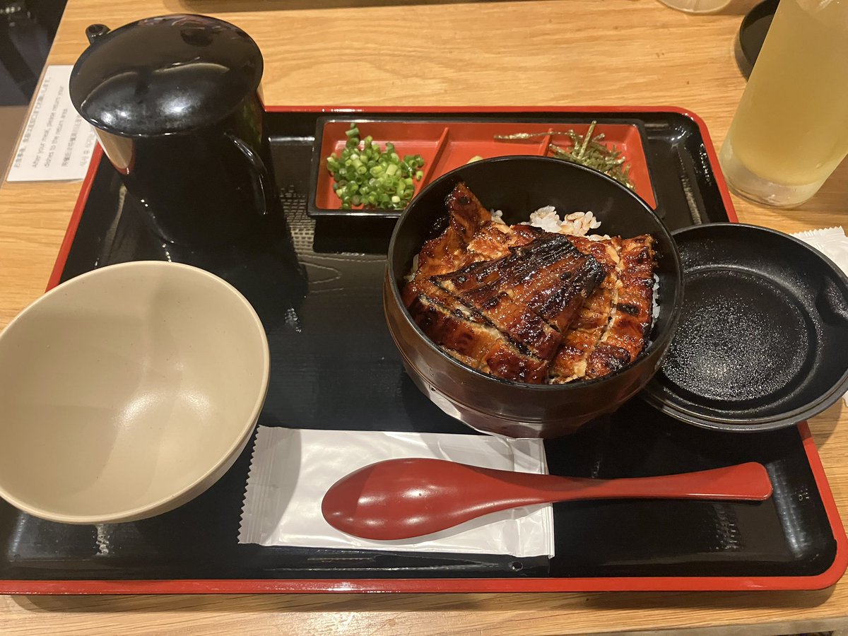 kr_pokeca's tweet photo. ひつまぶしは1日2回食う https://t.co/8aHDAGYrWN