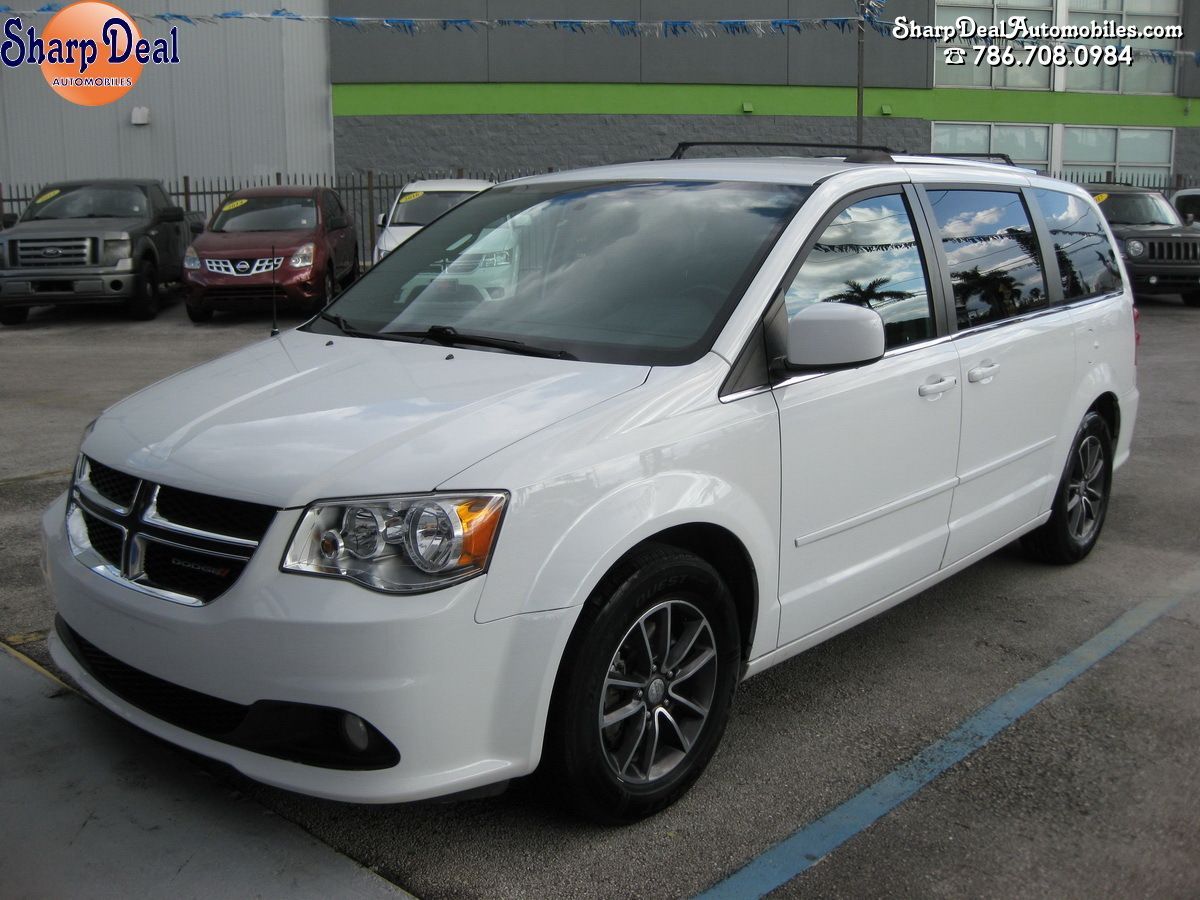 SharpDealAuto's tweet photo. 2017 Dodge Grand Caravan SXT
📍 Hialeah |  786-708-0984
Drive today! DM for approval! 
¡Compra aquí, paga aquí! 100% aprobado 
#CarrosMiami #BuyHerePayHereMiami #NoCreditNoProblem #carsdaily #autosenventa #carforsale #SharpDealAuto https://t.co/VjFPXUTcKG