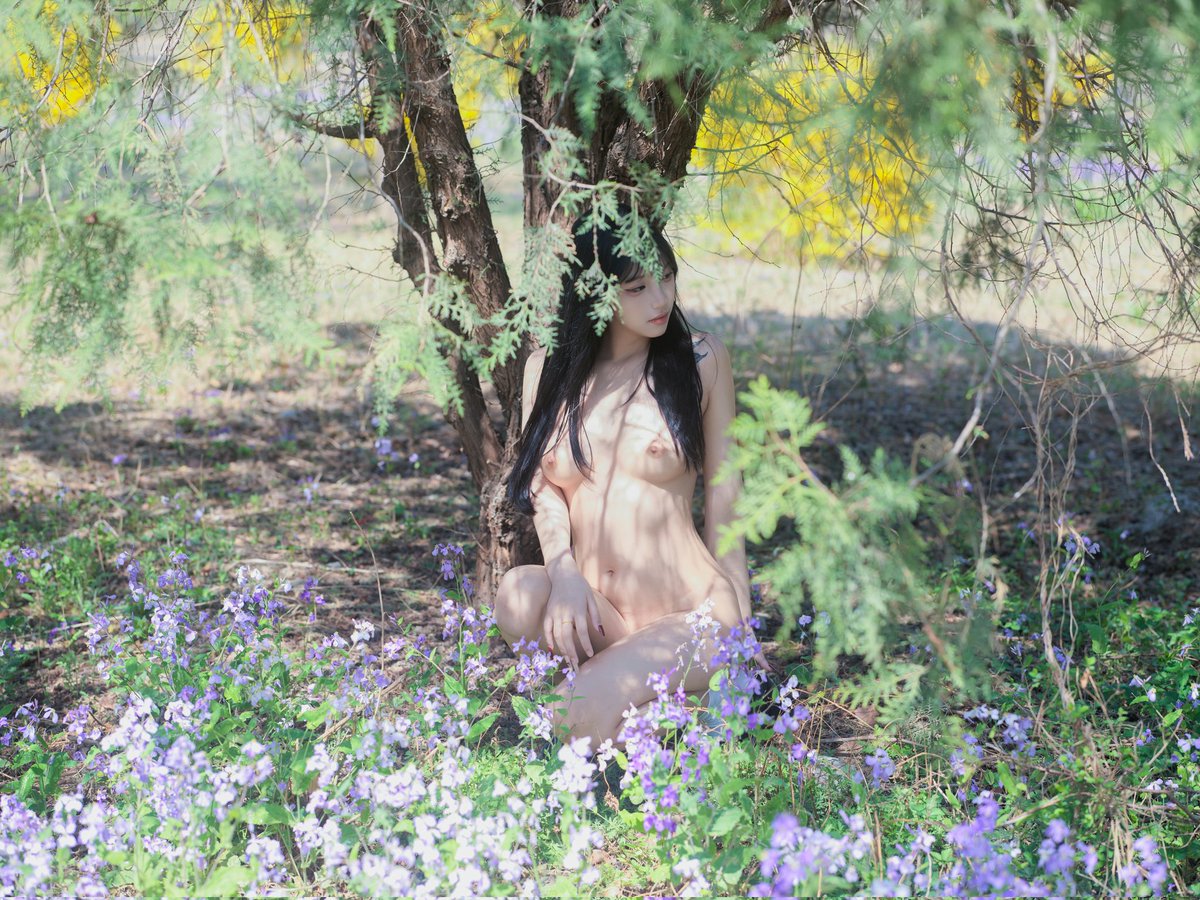 Farewell to lilacs https://t.co/dlfSWnt3P2