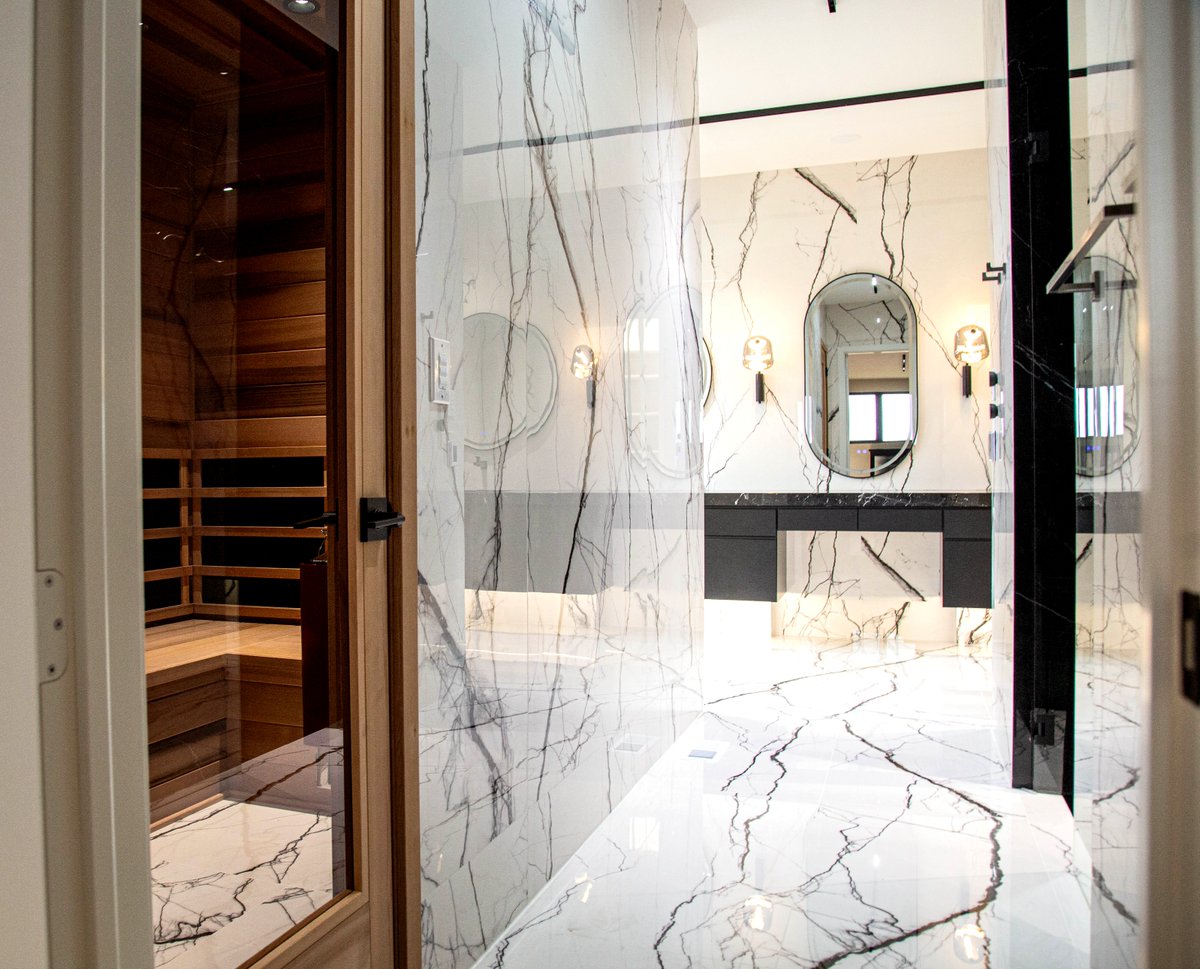 DukeHomes's tweet photo. From soothing finishes to thoughtful details, every element in this master bath design was created to help our clients unwind, recharge, and relax without ever leaving the house. https://t.co/ZCCqJVDWCu