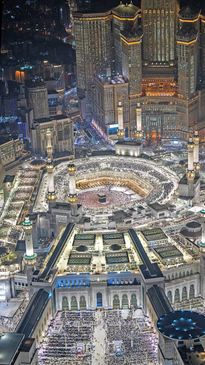HolyMakkah01's tweet photo. All Glory To God https://t.co/3ETIFm4KmG
