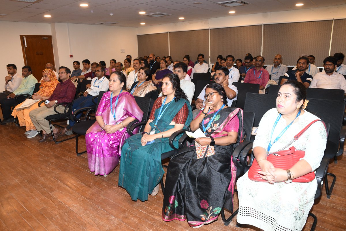 CSIRNALOFFICIAL's tweet photo. Annual Hindi Seminar (ANSH-2026) at CSIR-NAL promoting Rajbhasha and encouraging scientific communication in Hindi. Celebrating linguistic diversity in research. #CSIRNAL #Rajbhasha #ScienceInHindi @CSIR_IND @CSIR_NIScPR https://t.co/EMYzEkGJHg