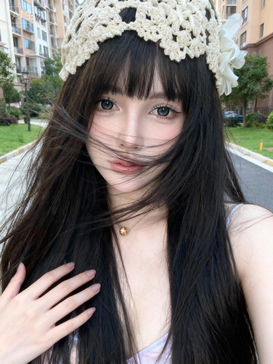 有人在吗？？？？ 

第一次玩X不知道发什么    
  
开脱！！！！！！！                            

         上供   

                Luo照  实况！！！！ https://t.co/02dLhBGl1n