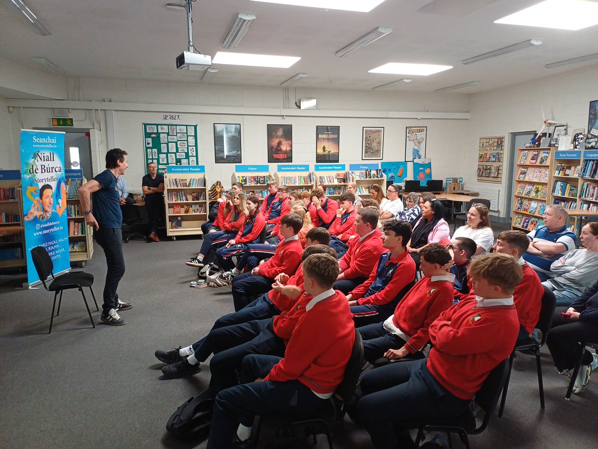 colchilmlib's tweet photo. It was a pleasure to welcome the storyteller, Niall de Burca, to our library to entertain the students at our annual JCSP summer celebrations. After telling his hilarious stories, Niall presented some of the students with prizes for their work. @jcsplibraries @ccmwicklow https://t.co/TP848rXxfU
