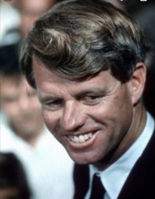arnonwi's tweet photo. On May 8, 1968, Robert F. Kennedy met at the Inn of the Clock in New York City with Democratic Party Presidential convention delegates to seek their support of his candidacy. It would turn out to be his last visit to New York. https://t.co/kCifGcndDF