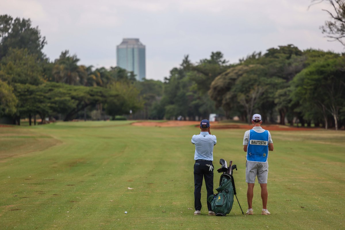 GolfZimOpen's tweet photo. ⛳Round 2 is in full swing at the 2026 FBC Zim Open
Golfers are taking on the fairways at Royal Harare Golf Club as the battle for championship glory heats up. 🏌️♂️
📸:@Sunshine_Tour
#ZimOpen2026
#RoyalHarare
#GolfAfrica
#ProGolf https://t.co/6KHfvpnCkP