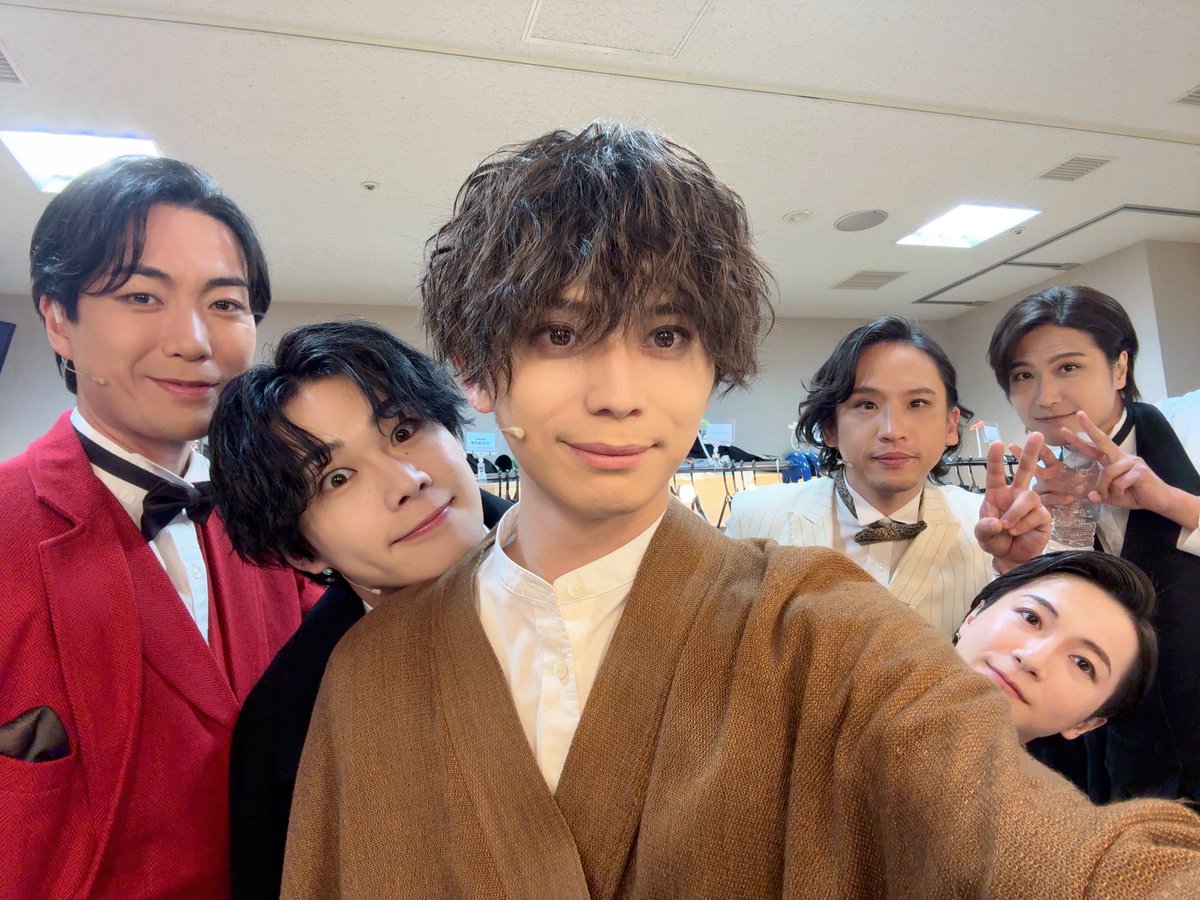 ry_0922's tweet photo. 劇団アレン座 全国ツアー
福岡公演、初日を迎えました。
ご来場＆配信をご覧いただき
誠にありがとうございます！
ご飯が美味しくて困ってます。
明日もご乗車お待ちしております🚃
#ろまたん https://t.co/DVfhFa0N6p